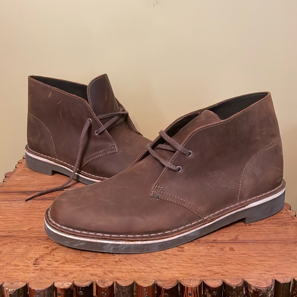 Clarks buschacre chukka boots. Brown color and size US men’s 9